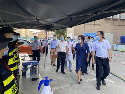 深圳市副市長及龍華區區委等領導慰問一線工作人員